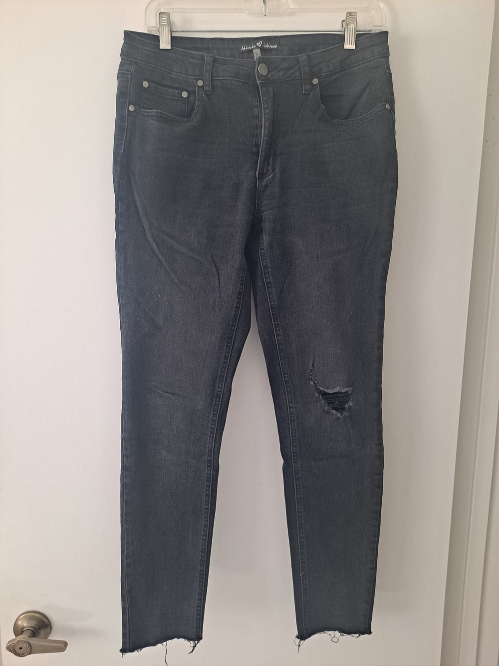 Black Distressed Women’s Jeans